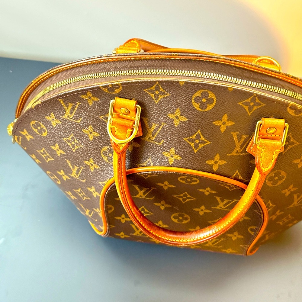 Louis Vuitton Ellipse MM